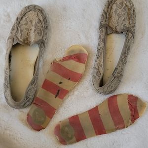 Well worn loafer shoes used seasoned 👃